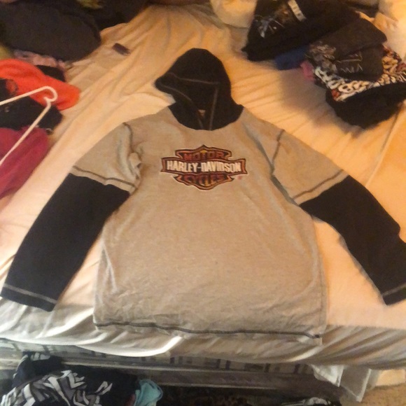 Harley Davidson long sleeve with hood - Picture 2 of 4